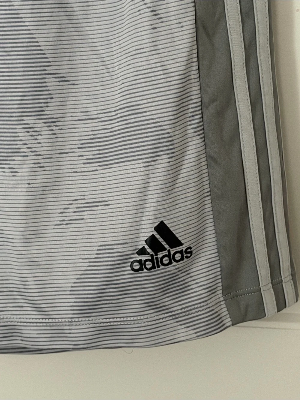 Adidas Men's Climalite 3-Stripe Basketball Athletic Shorts Gray Graphic Size M